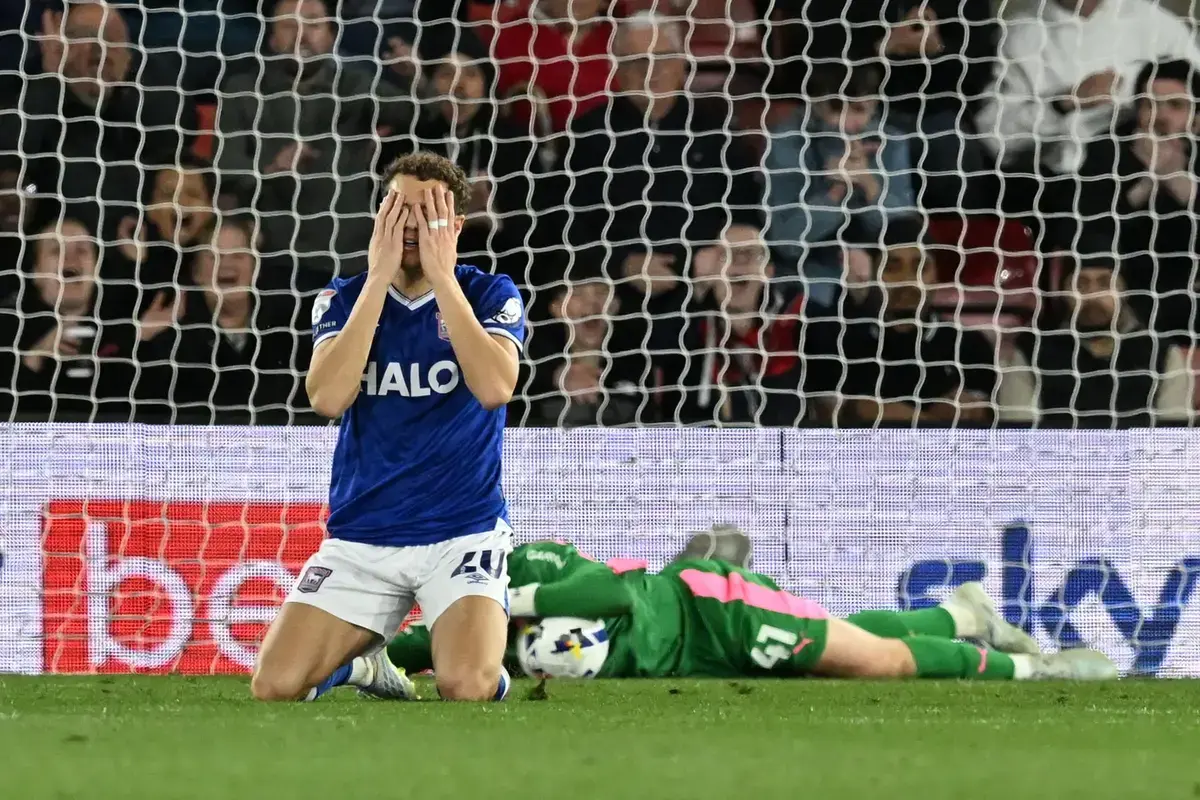 EFL Championship Goes to the Wire - HOOLIGAN SOCCER