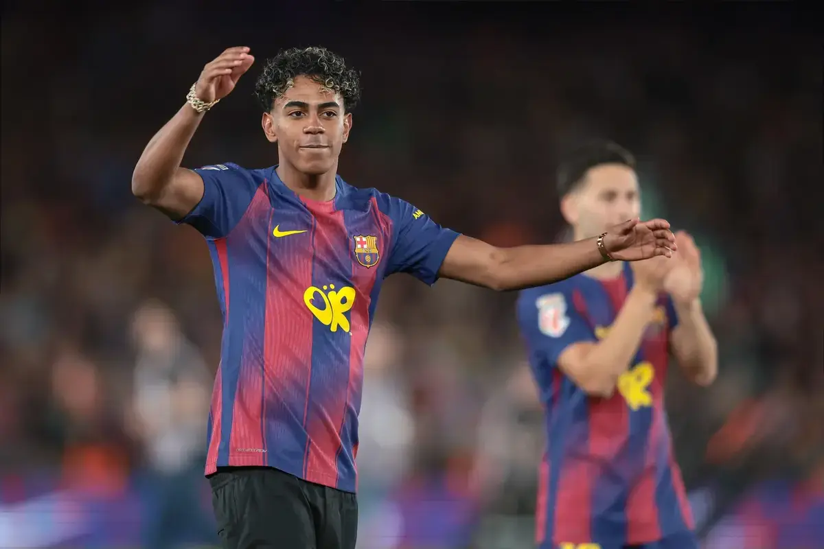 Deco sets clear transfer strategy for Barcelona summer window